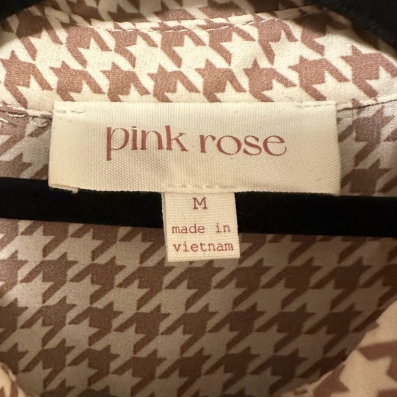 Pink Rose Houndstooth Cropped button down blouse - Picture 2 of 3